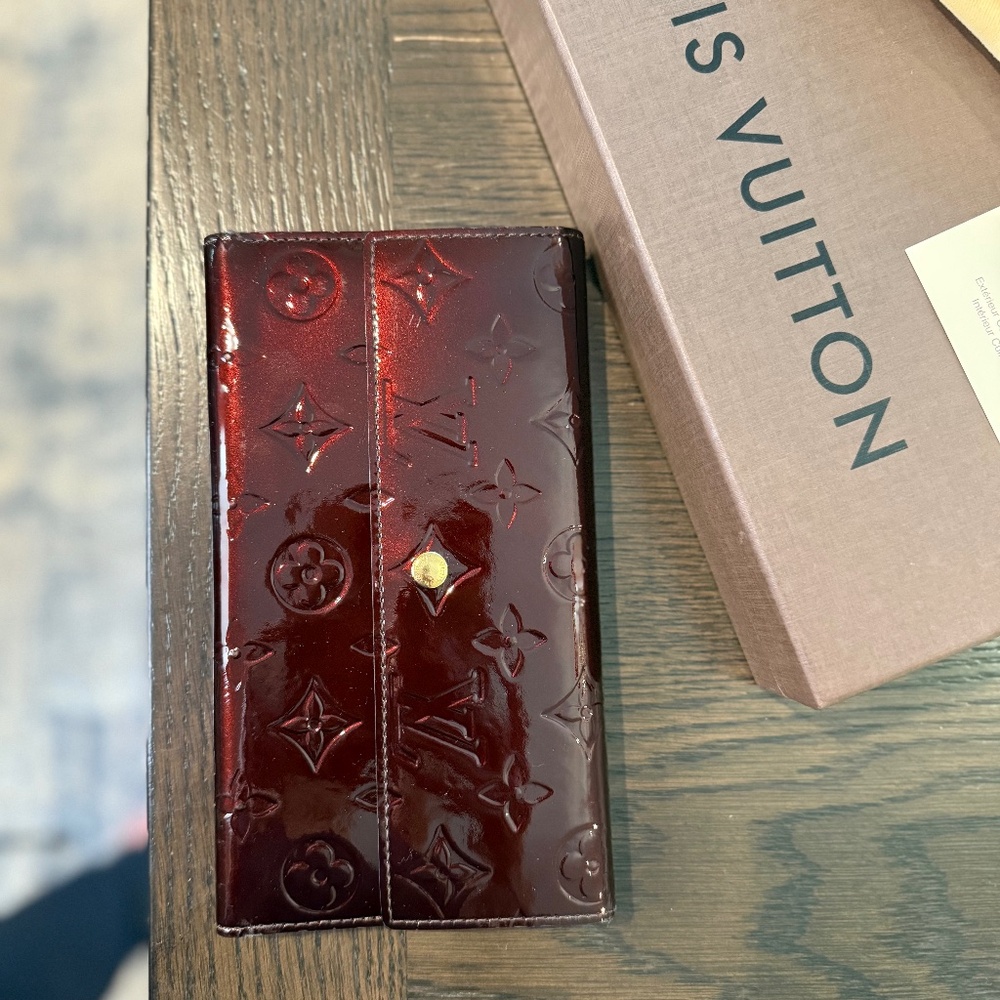 Louis Vuitton Amarante Monogram Vernis Sarah Wallet